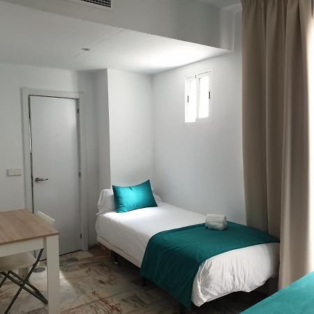 Apartamentos Dona Lola Sewilla Zewnętrze zdjęcie